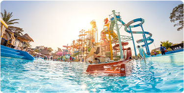 Playing with Children in Dubai Waterpark Playing with Children in Dubai Waterpark